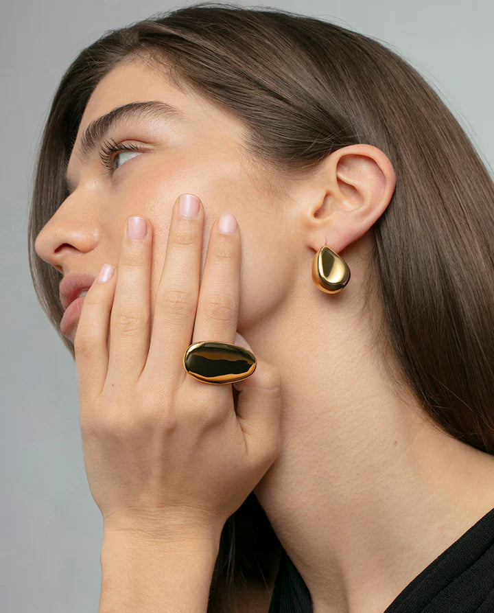 ANILLO DE MUJER DE ACERO DORADO PLANO. Ref. 14293A01212