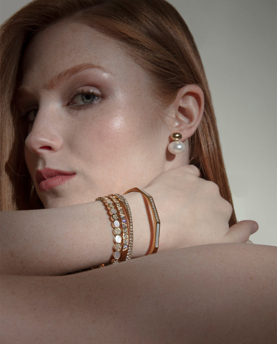 PULSERA DE MUJER DE ACERO IP DORADA RÍGIDA
